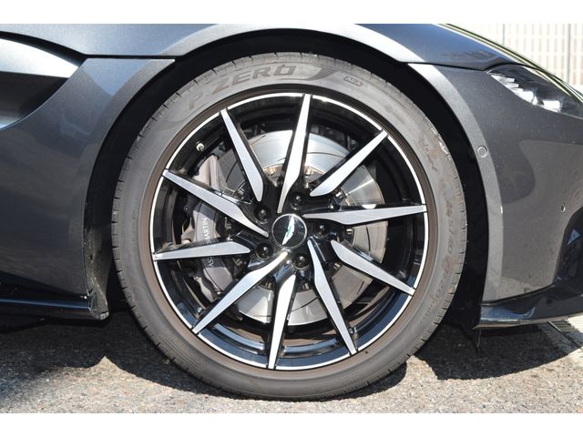 ASTON MARTIN ASTON MARTIN 2019 Image 31
