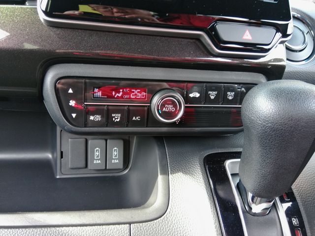 HONDA N BOX CUSTOM 2018 Image 31