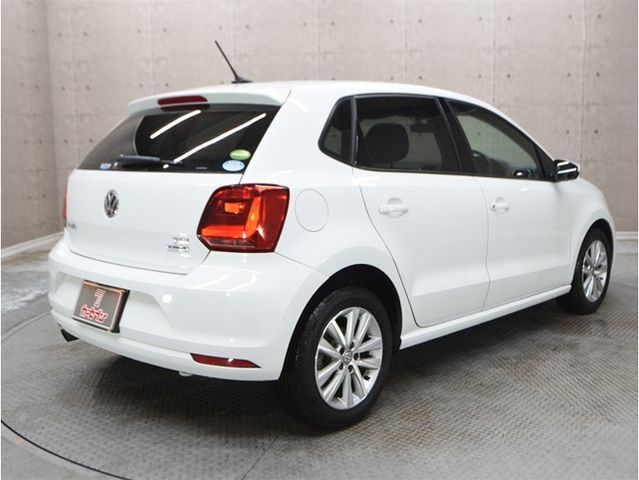 VOLKSWAGEN POLO 2016 Image 31