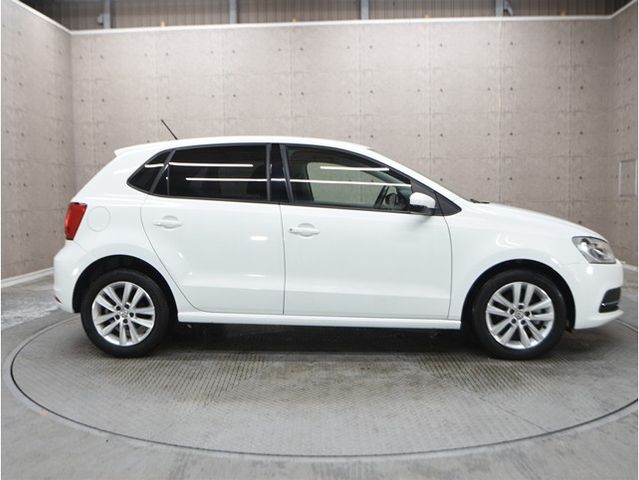 VOLKSWAGEN POLO 2016 Image 31