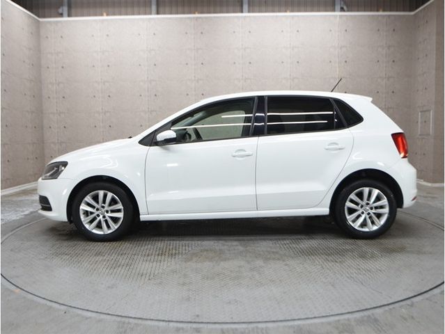 VOLKSWAGEN POLO 2016 Image 31