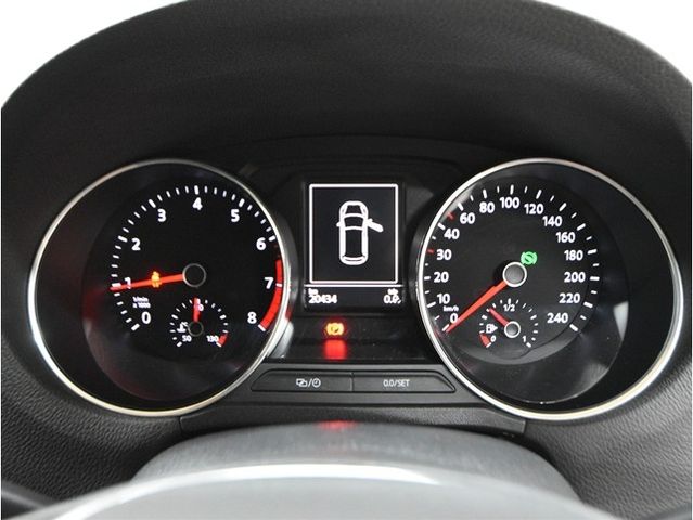 VOLKSWAGEN POLO 2016 Image 31