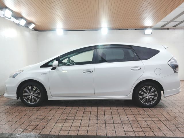 TOYOTA PRIUS ALPHA 2013 Image 31