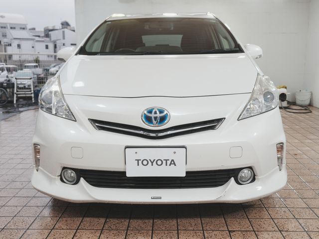 TOYOTA PRIUS ALPHA 2013 Image 31