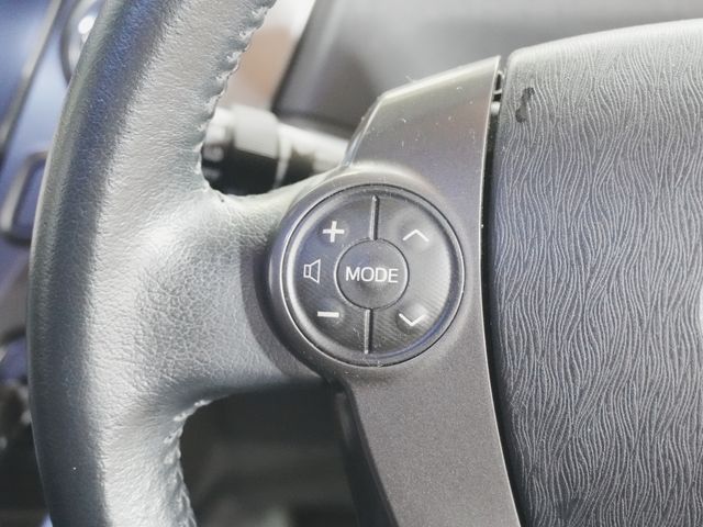 TOYOTA PRIUS ALPHA 2013 Image 31