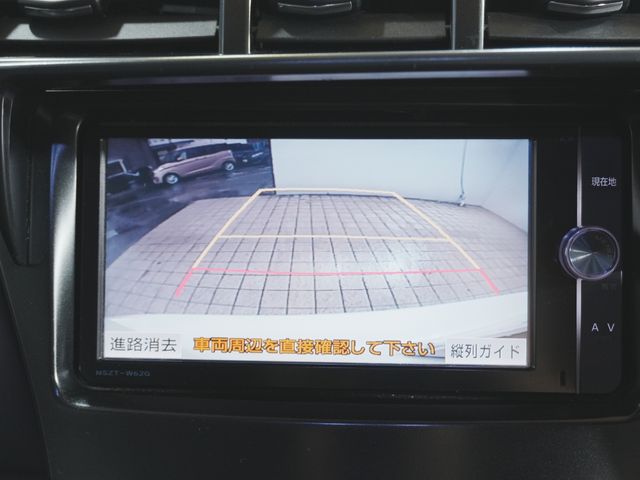 TOYOTA PRIUS ALPHA 2013 Image 31