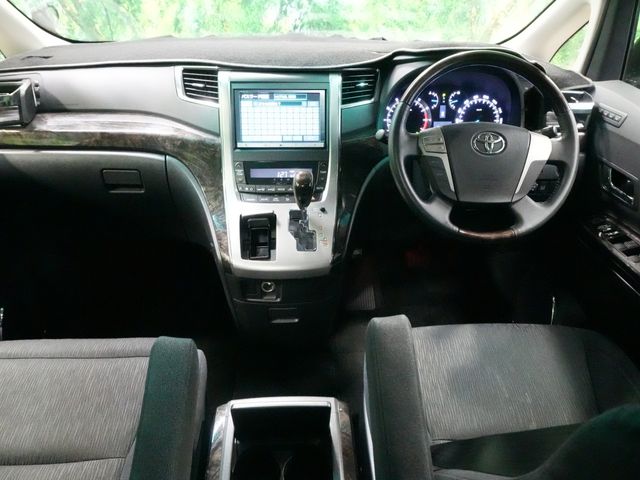 TOYOTA VELLFIRE 2013 Image 31