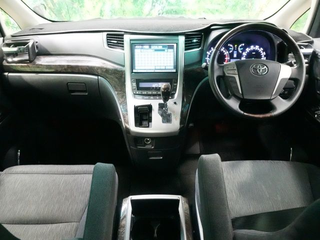 TOYOTA VELLFIRE 2013 Image 31