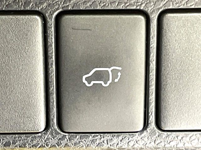 TOYOTA HARRIER 2WD 2018 Image 31