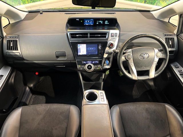 TOYOTA PRIUS ALPHA 2015 Image 31