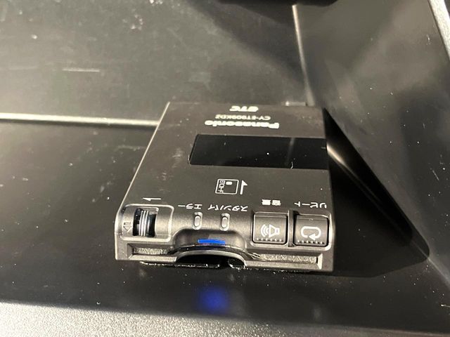 TOYOTA PRIUS ALPHA 2015 Image 31