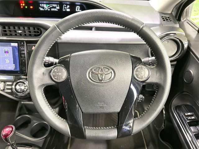 TOYOTA AQUA 2015 Image 31