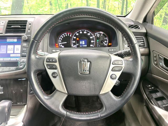 TOYOTA CROWN SEDAN 2011 Image 31