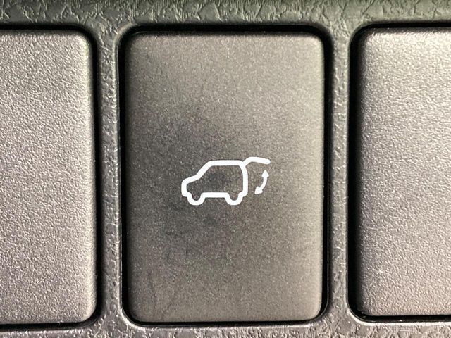 TOYOTA HARRIER 2WD 2018 Image 31