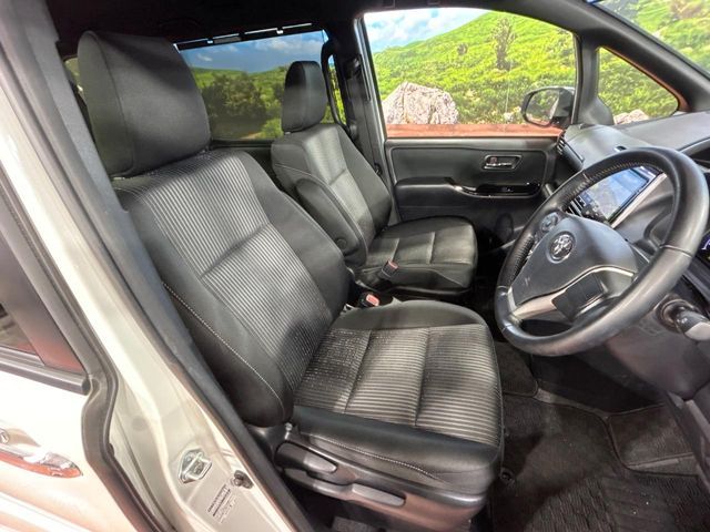 TOYOTA VOXY HYBRID 2020 Image 31