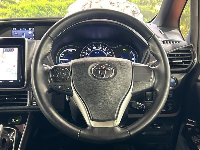 TOYOTA VOXY HYBRID 2020 Image 31