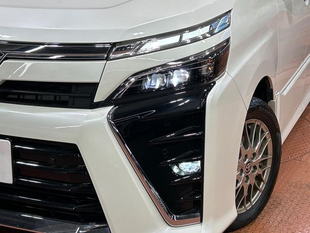 TOYOTA VOXY HYBRID 2020 Image 31