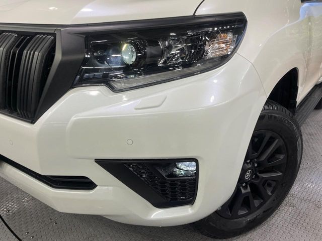 TOYOTA LANDCRUISER PRADO 2023 Image 31