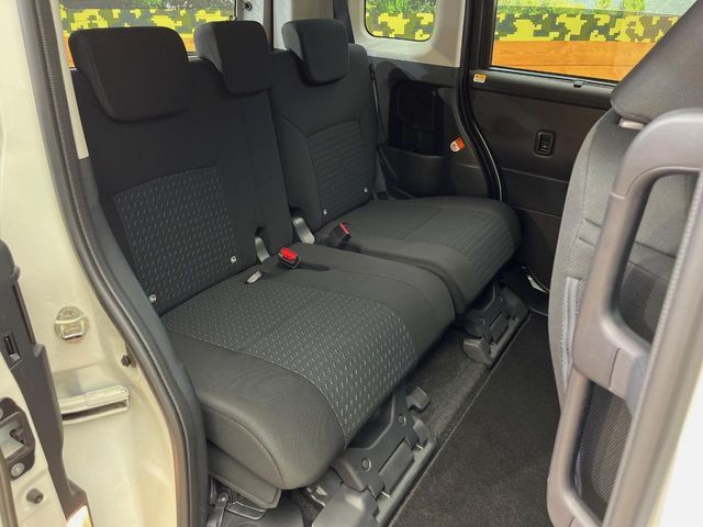 TOYOTA ROOMY 4WD 2025 Image 31