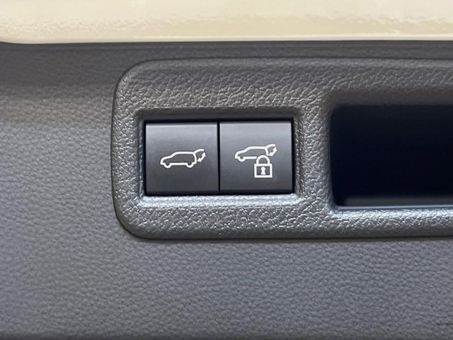 TOYOTA HARRIER HYBRID 2023 Image 31