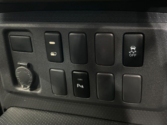 TOYOTA FJ CRUISER 4WD 2017 Image 31