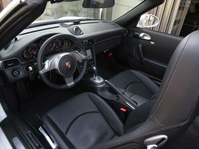 PORSCHE 911 OPEN 2010 Image 31