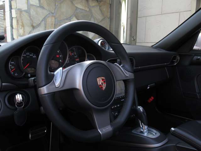 PORSCHE 911 OPEN 2010 Image 31