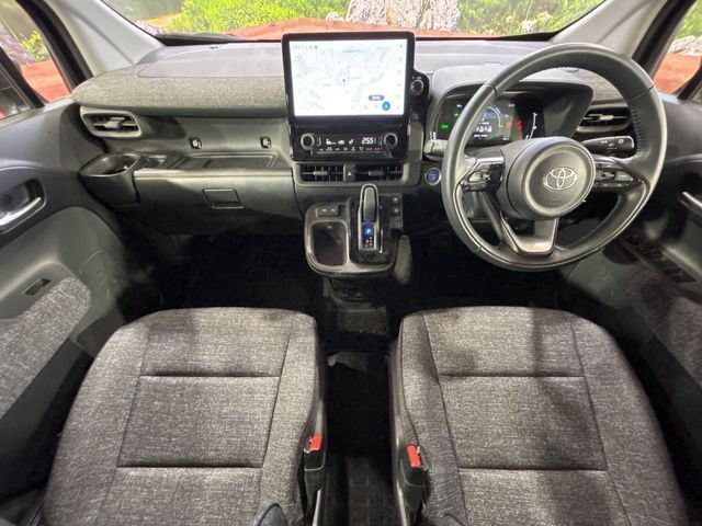 TOYOTA SIENTA HYBRID 2024 Image 31