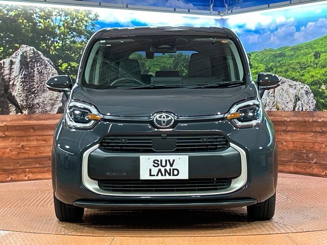 TOYOTA SIENTA HYBRID 2024 Image 31