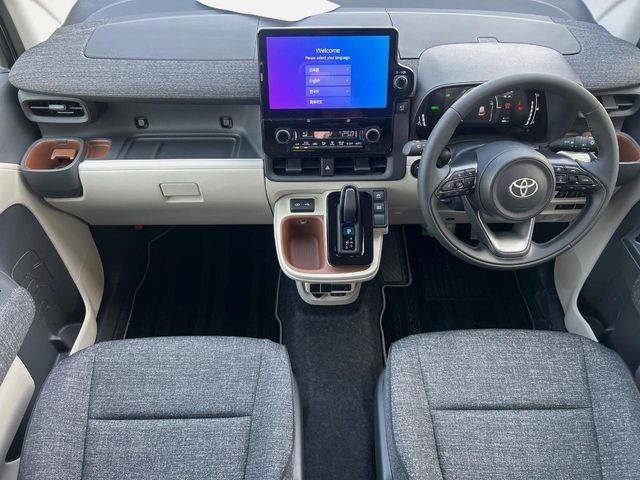 TOYOTA SIENTA HYBRID 2024 Image 31