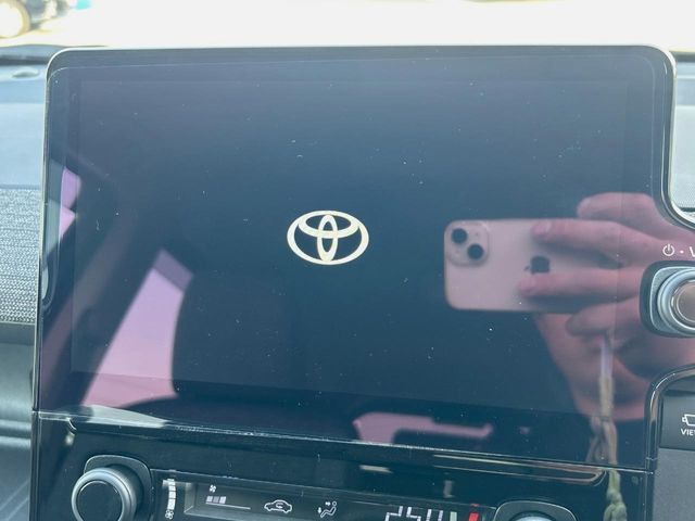 TOYOTA SIENTA HYBRID 2024 Image 31