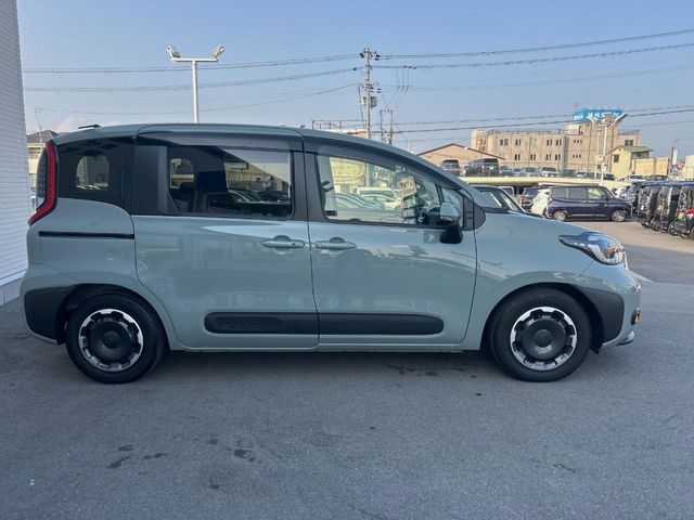 TOYOTA SIENTA HYBRID 2024 Image 31