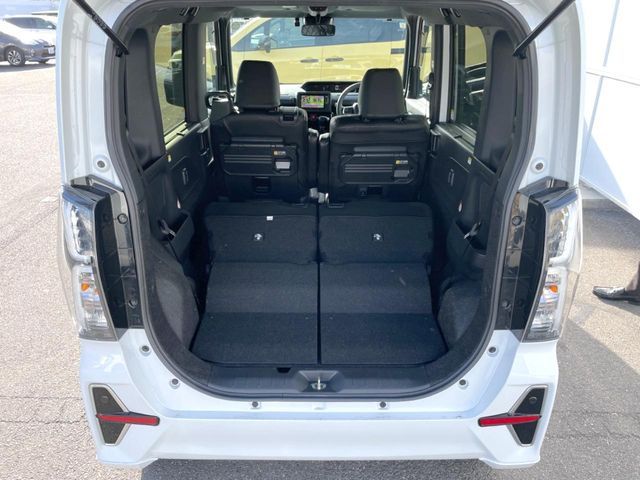 DAIHATSU TANTO CUSTOM 2021 Image 31