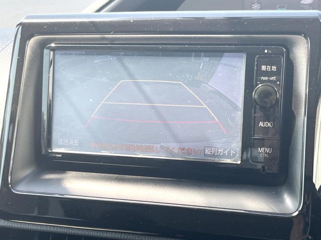 TOYOTA VOXY HYBRID 2015 Image 31