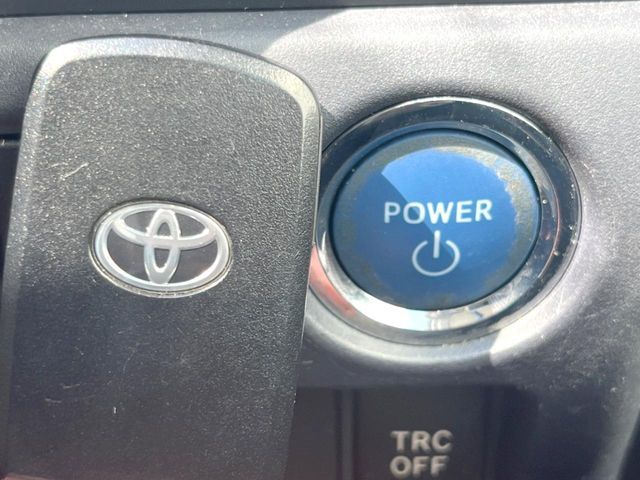 TOYOTA VOXY HYBRID 2015 Image 31