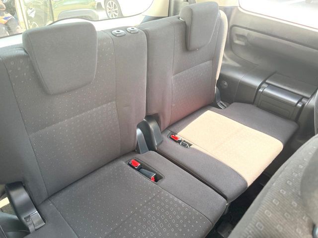 TOYOTA VOXY HYBRID 2015 Image 31