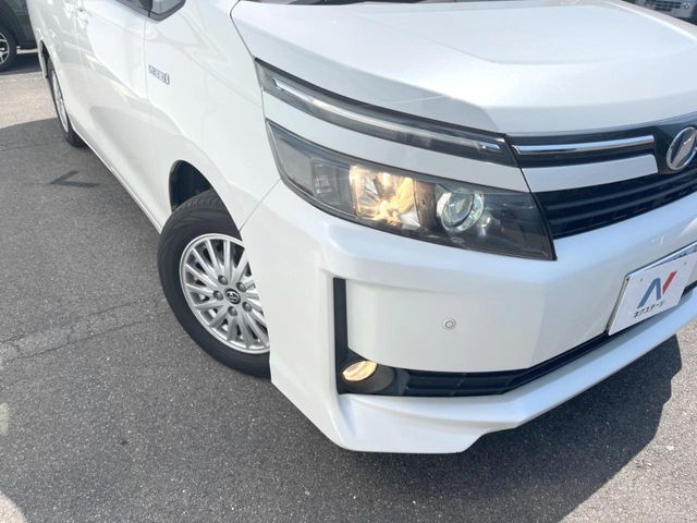 TOYOTA VOXY HYBRID 2015 Image 31