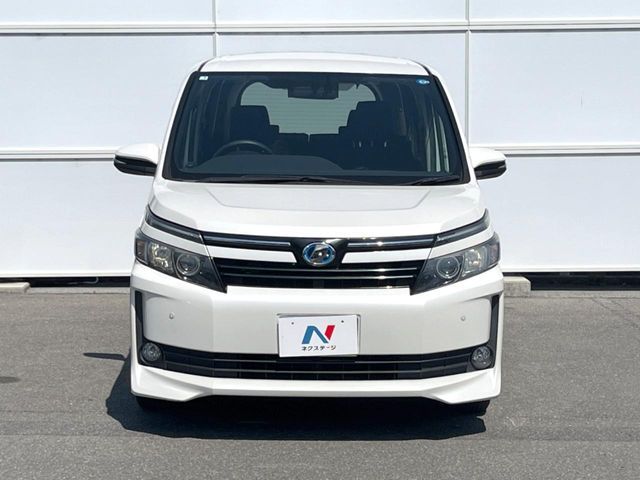 TOYOTA VOXY HYBRID 2015 Image 31