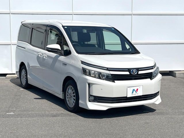 TOYOTA VOXY HYBRID 2015 Image 31