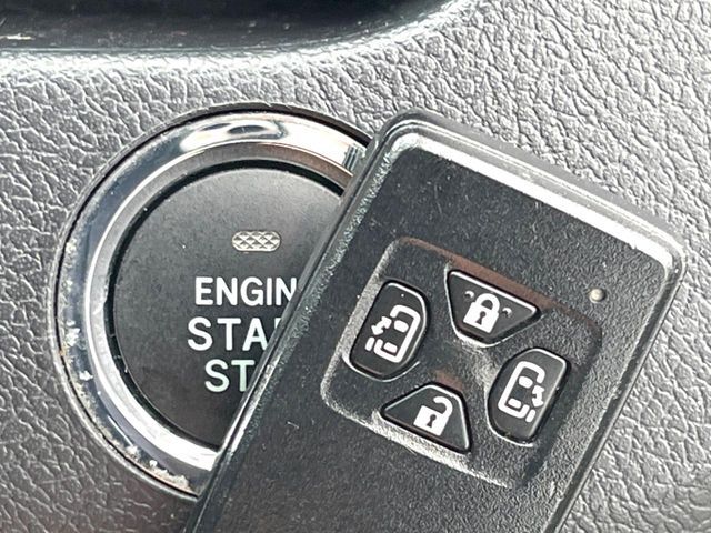 TOYOTA NOAH 2013 Image 31