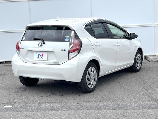TOYOTA AQUA 2015 Image 31