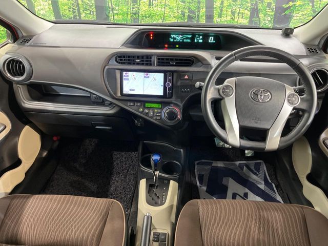 TOYOTA AQUA 2013 Image 31