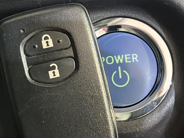 TOYOTA AQUA 2013 Image 31