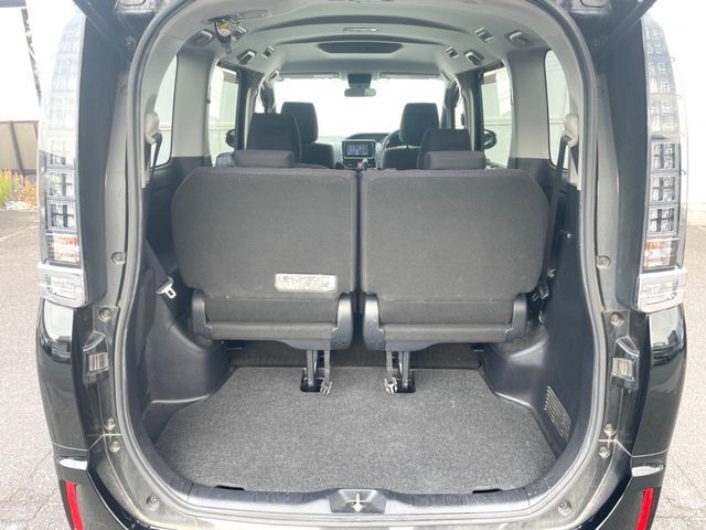 TOYOTA VOXY 2015 Image 31