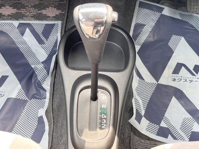 DAIHATSU MIRA GINO 2005 Image 31