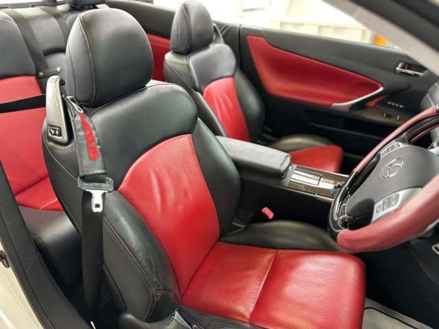 TOYOTA LEXUS IS350C 2010 Image 31