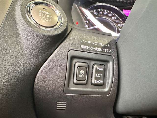 TOYOTA LEXUS IS350C 2010 Image 31