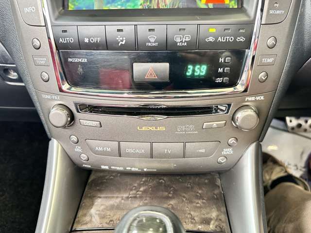 TOYOTA LEXUS IS350C 2010 Image 31