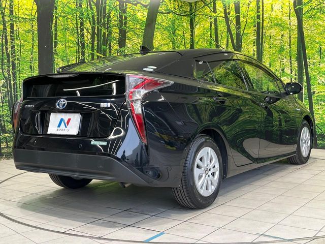 TOYOTA PRIUS 2017 Image 31