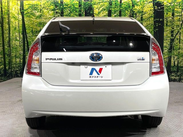 TOYOTA PRIUS 2014 Image 31